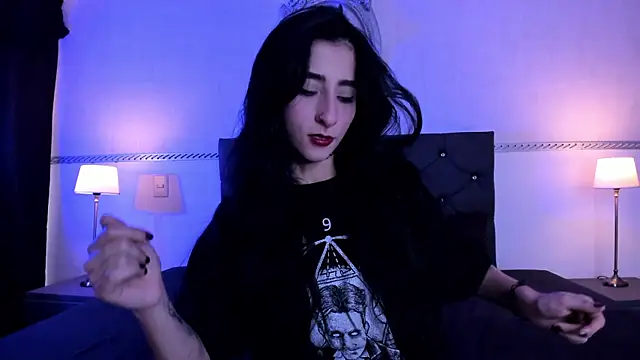 RomeroMoon online show from December 4, 2024, 7:34 pm