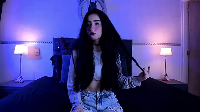 RomeroMoon online show from December 23, 2024, 1:24 pm