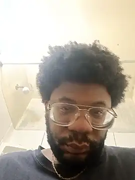 Snapshot of dvaughn3117 chatting on February 15, 2026, 9:11 pm dvaughn3117 online show from February 15, 2026, 9:11 pm