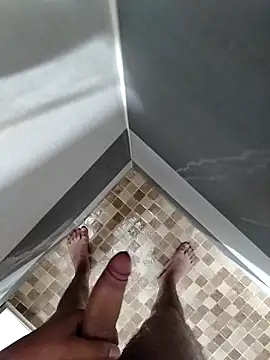 mylovetr1 online show from November 9, 2025, 6:33 am