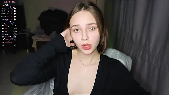 SweetLinaa online show from March 5, 2026, 8:16 pm