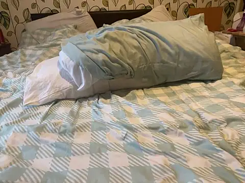 Snapshot of iveedie017 chatting on December 4, 2024, 2:37 pm iveedie017 online show from December 4, 2024, 2:37 pm