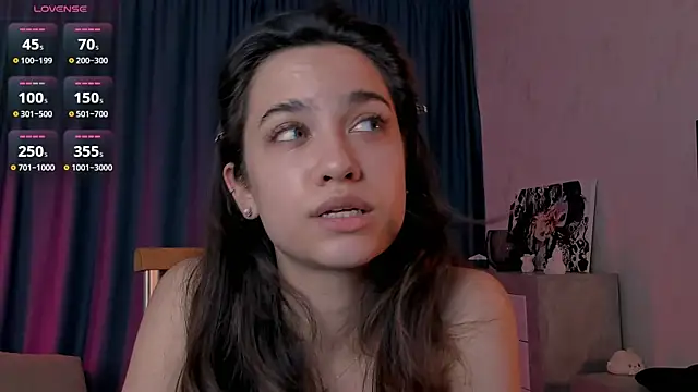 Snapshot of EmeliaReaper chatting on October 15, 2025, 10:10 pm EmeliaReaper online show from October 15, 2025, 10:10 pm