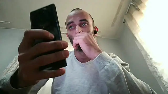 Snapshot of kisandgioni chatting on December 23, 2024, 11:57 am kisandgioni online show from December 23, 2024, 11:57 am