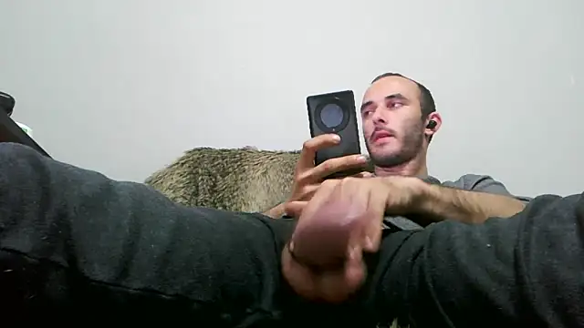 Snapshot of kisandgioni chatting on January 24, 2025, 6:04 pm kisandgioni online show from January 24, 2025, 6:04 pm