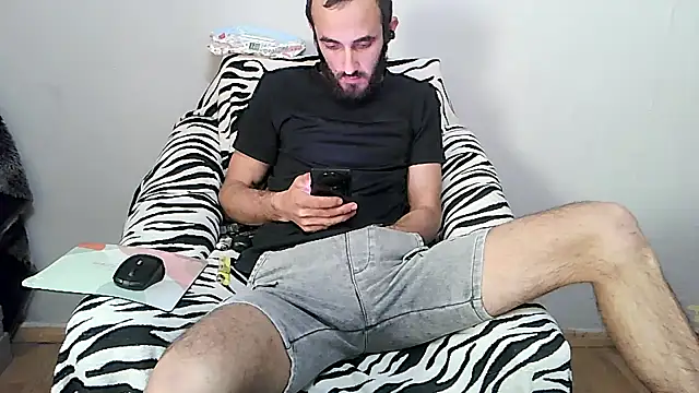 Snapshot of kisandgioni chatting on March 7, 2025, 12:34 pm kisandgioni online show from March 7, 2025, 12:34 pm