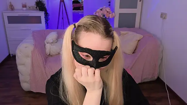 Snapshot of jeancolex chatting on December 15, 2024, 5:23 am jeancolex online show from December 15, 2024, 5:23 am