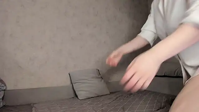 leonabunny online show from December 24, 2024, 6:06 pm