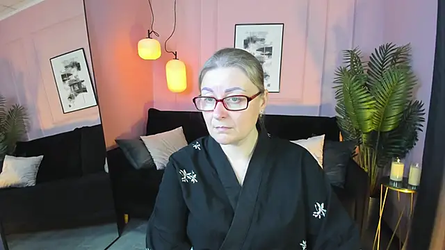 AlexandraKind online show from October 16, 2025, 1:45 pm