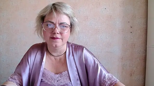 sweetsunset11 online show from September 24, 2025, 4:38 am