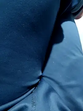 missmonika01 online show from April 18, 2026, 5:17 pm