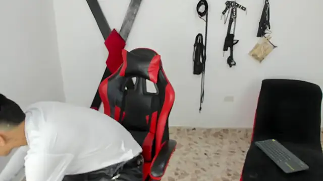 Harry LatinBoy online show from November 10, 2025, 7:35 pm