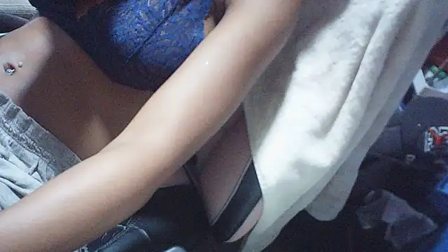 Fariana01 online show from June 25, 2026, 5:12 am