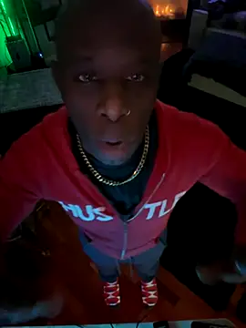 Snapshot of Bignc chatting on October 2, 2025, 7:10 pm Bignc online show from October 2, 2025, 7:10 pm