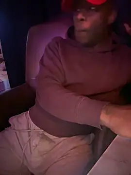 Snapshot of Bignc chatting on November 11, 2025, 5:35 pm Bignc online show from November 11, 2025, 5:35 pm