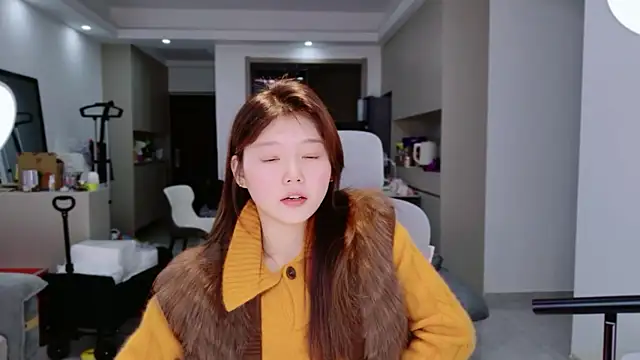 yangyang-1115 online show from December 20, 2025, 5:47 am