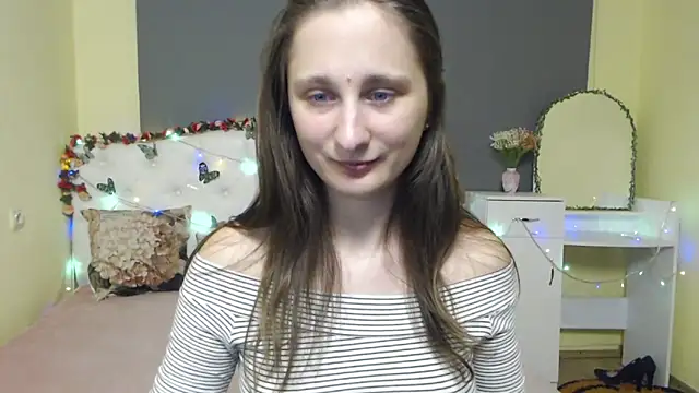 Snapshot of MichelLeee chatting on March 5, 2026, 12:12 pm MichelLeee online show from March 5, 2026, 12:12 pm