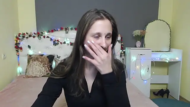 Snapshot of MichelLeee chatting on March 18, 2026, 12:52 pm MichelLeee online show from March 18, 2026, 12:52 pm