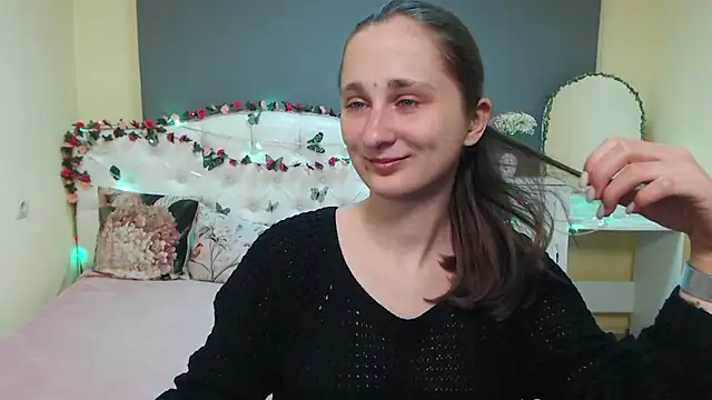 Snapshot of MichelLeee chatting on March 20, 2026, 12:32 pm MichelLeee online show from March 20, 2026, 12:32 pm