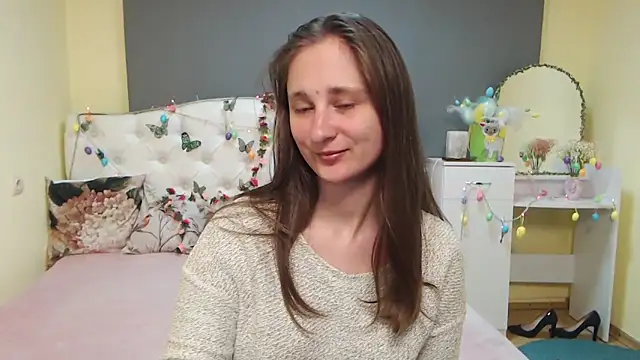 Snapshot of MichelLeee chatting on April 7, 2026, 11:21 am MichelLeee online show from April 7, 2026, 11:21 am