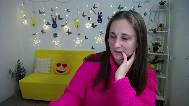 Snapshot of MichelLeee chatting on April 10, 2026, 11:48 am MichelLeee online show from April 10, 2026, 11:48 am