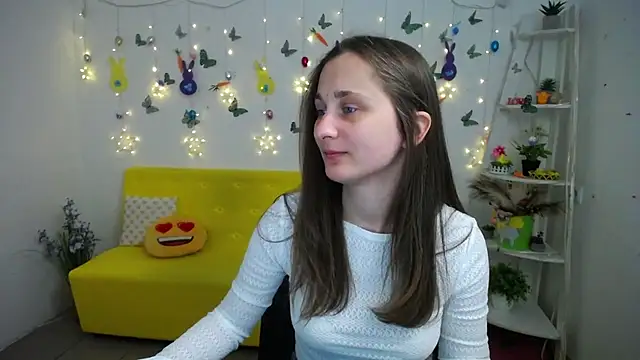 Snapshot of MichelLeee chatting on April 13, 2026, 11:27 am MichelLeee online show from April 13, 2026, 11:27 am