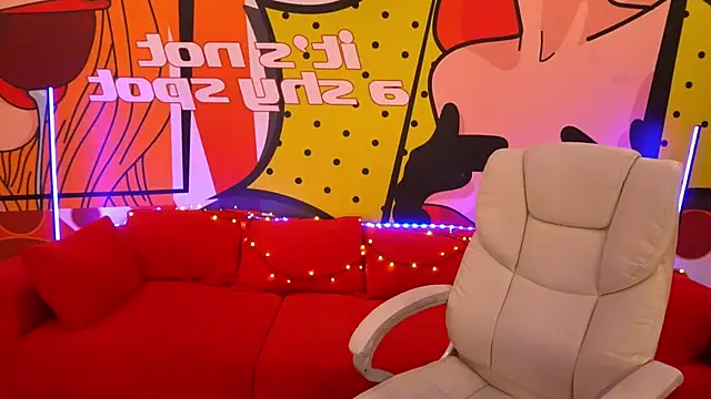 DreamyLinaa online show from January 20, 2025, 7:47 am