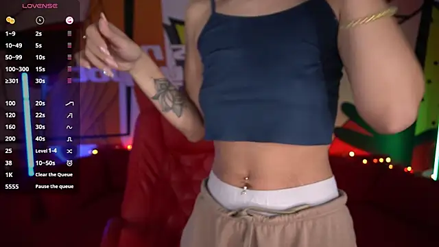 DreamyLinaa online show from February 5, 2025, 7:39 am