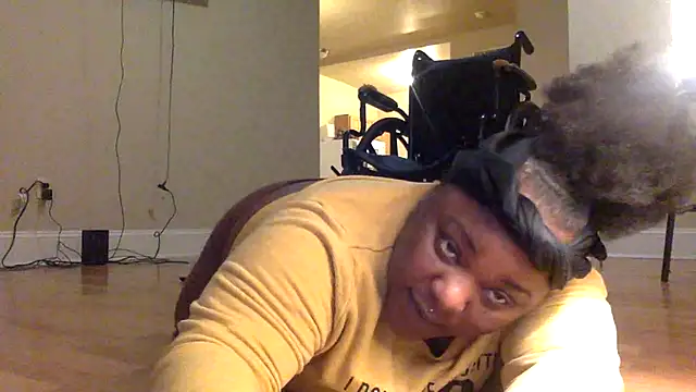 Snapshot of Cocabugattibad chatting on February 4, 2025, 11:16 pm Cocabugattibad online show from February 4, 2025, 11:16 pm