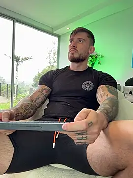 DimitriSullivan  online show from November 20, 2025, 5:56 pm