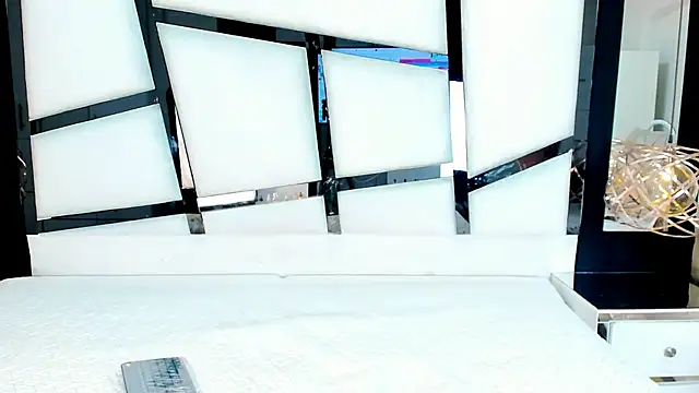 AriannaRussell  online show from March 9, 2026, 2:21 pm