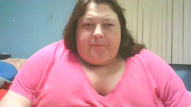 Snapshot of Honeybee2025 chatting on December 15, 2024, 12:07 am Honeybee2025 online show from December 15, 2024, 12:07 am