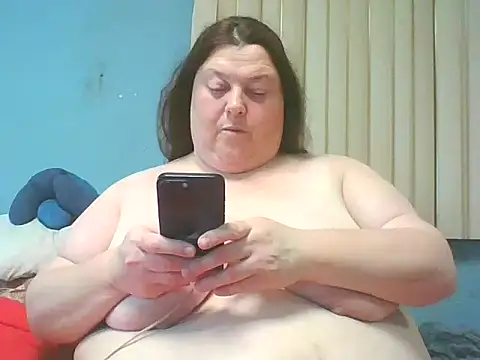 Snapshot of Honeybee2025 chatting on February 10, 2025, 7:49 pm Honeybee2025 online show from February 10, 2025, 7:49 pm