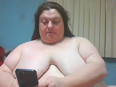 Snapshot of Honeybee2025 chatting on February 13, 2025, 10:43 pm Honeybee2025 online show from February 13, 2025, 10:43 pm