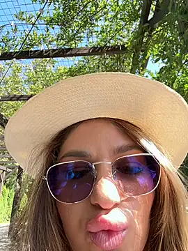 Snapshot of KiraRosse chatting on September 14, 2025, 9:52 am KiraRosse online show from September 14, 2025, 9:52 am