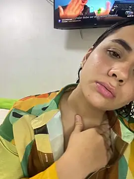 Leyna Kenet online show from December 4, 2025, 3:49 am