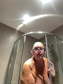 MoistCurveyChanel online show from July 10, 2026, 11:24 am