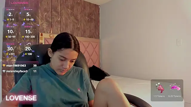 Snapshot of SKYLERWHIITEE chatting on February 7, 2025, 5:41 am SKYLERWHIITEE online show from February 7, 2025, 5:41 am