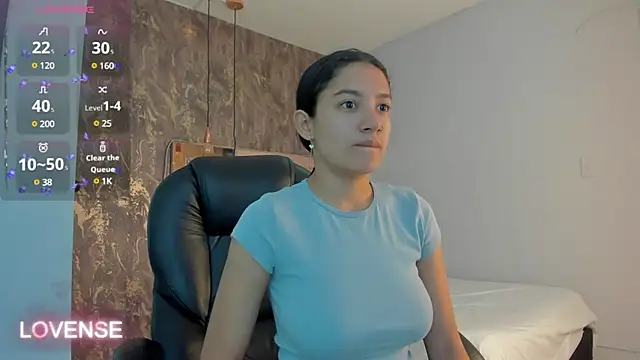 Snapshot of SKYLERWHIITEE chatting on February 13, 2025, 3:39 am SKYLERWHIITEE online show from February 13, 2025, 3:39 am