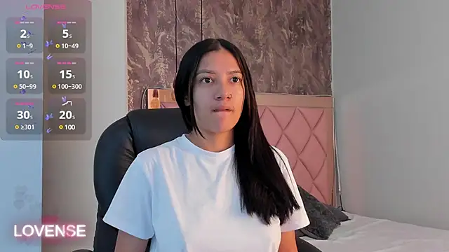 Snapshot of SKYLERWHIITEE chatting on March 6, 2025, 3:57 am SKYLERWHIITEE online show from March 6, 2025, 3:57 am