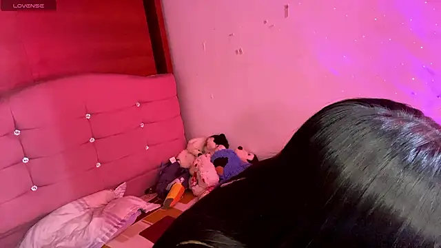 male couper online show from February 6, 2026, 8:56 pm