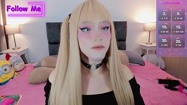 Snapshot of Kirmyy_ chatting on February 11, 2025, 9:25 pm Kirmyy  online show from February 11, 2025, 9:25 pm