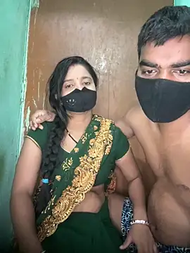 Suhani512 online show from May 20, 2026, 11:33 pm