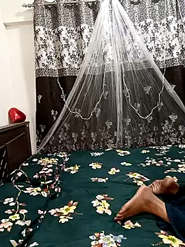 Snapshot of Cute-Bhavya chatting on January 8, 2025, 11:21 am Cute-Bhavya online show from January 8, 2025, 11:21 am
