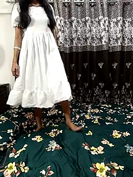 Snapshot of Cute-Bhavya chatting on February 14, 2025, 11:10 am Cute-Bhavya online show from February 14, 2025, 11:10 am