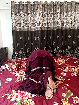 Snapshot of Cute-Bhavya chatting on October 8, 2025, 11:19 am Cute-Bhavya online show from October 8, 2025, 11:19 am