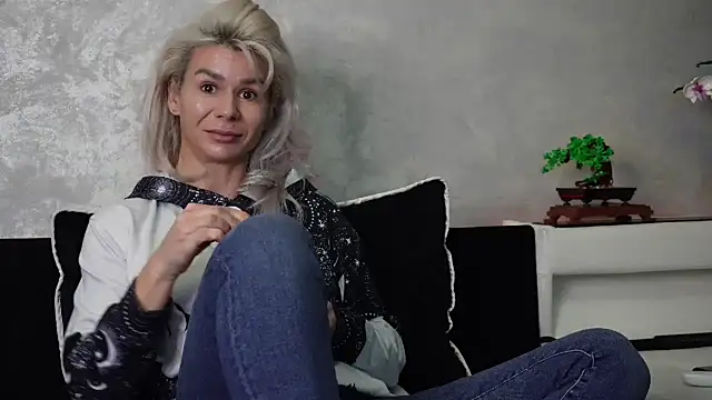 SquirtyFit Devil online show from February 16, 2025, 4:21 pm