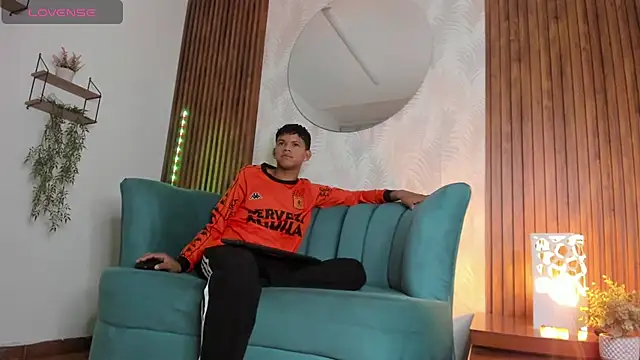 Snapshot of Jeffry_wolvess chatting on January 25, 2025, 1:30 pm Jeffry wolvess online show from January 25, 2025, 1:30 pm