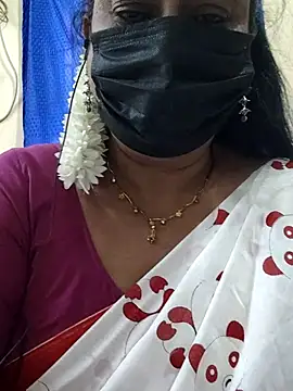 Snapshot of rekha_naier chatting on July 13, 2026, 7:33 am rekha naier online show from July 13, 2026, 7:33 am