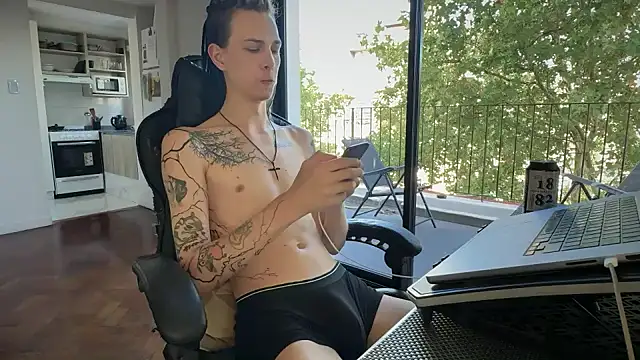 Den BlueXx online show from March 18, 2026, 7:50 pm